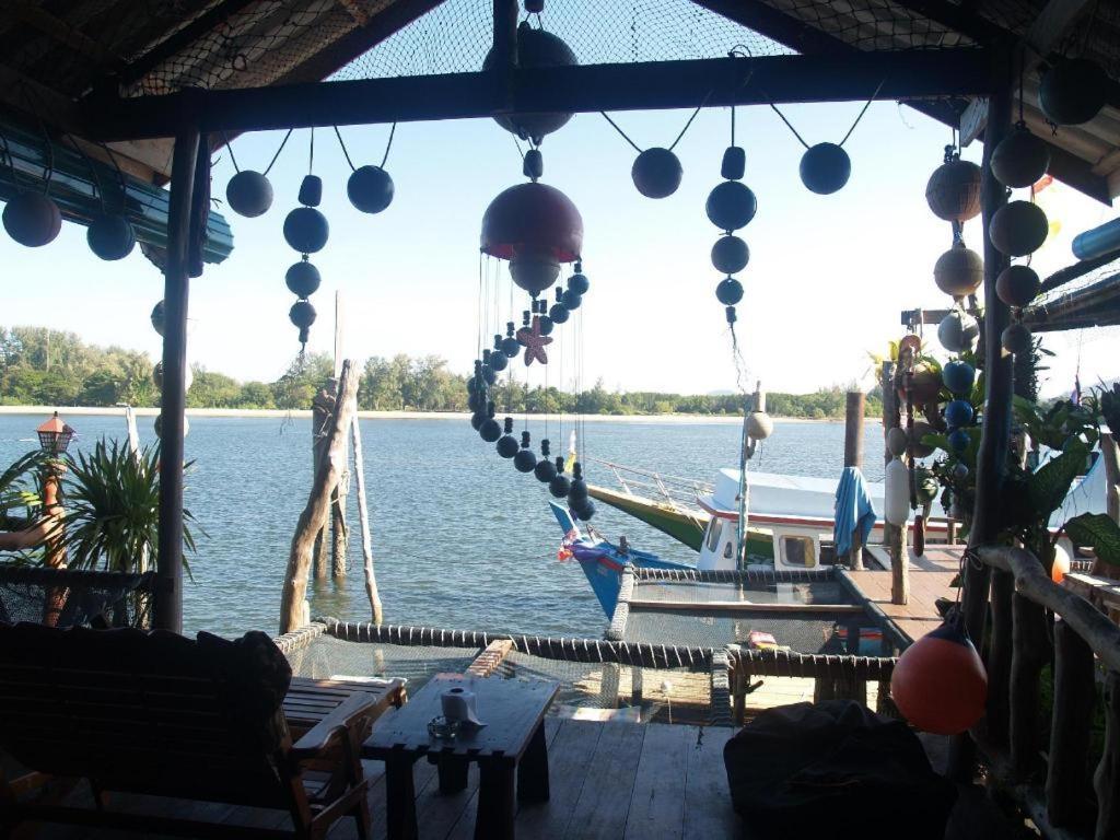 Peacock Hostel Ко-Ланта Экстерьер фото