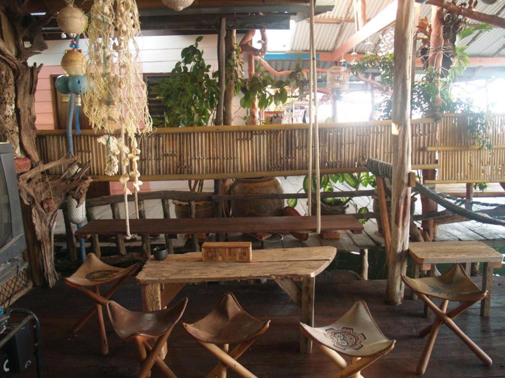 Peacock Hostel Ко-Ланта Экстерьер фото