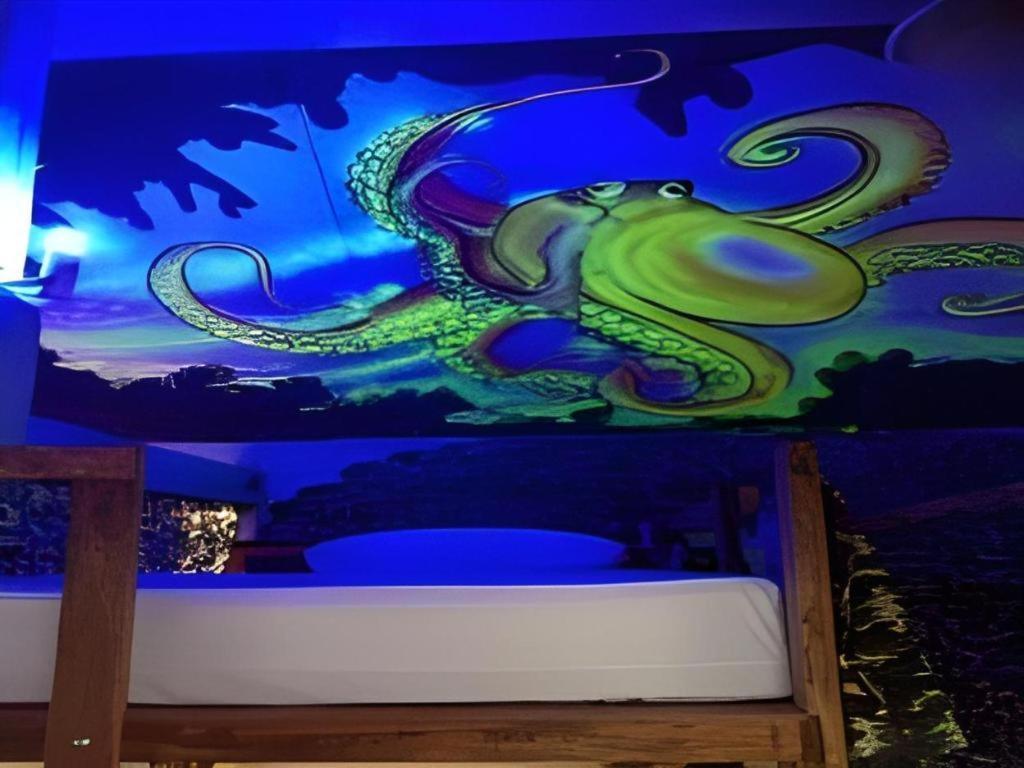 Peacock Hostel Ко-Ланта Экстерьер фото