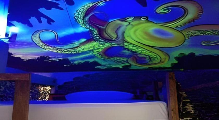 Peacock Hostel Ко-Ланта Экстерьер фото