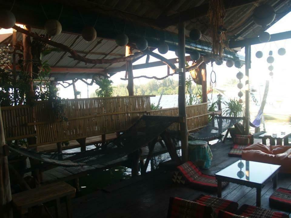 Peacock Hostel Ко-Ланта Экстерьер фото