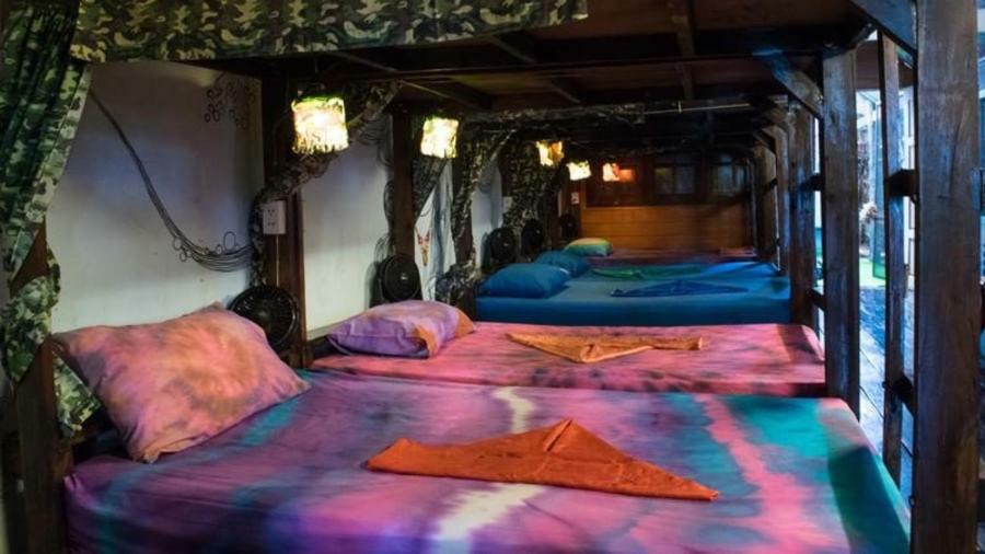 Peacock Hostel Ко-Ланта Экстерьер фото